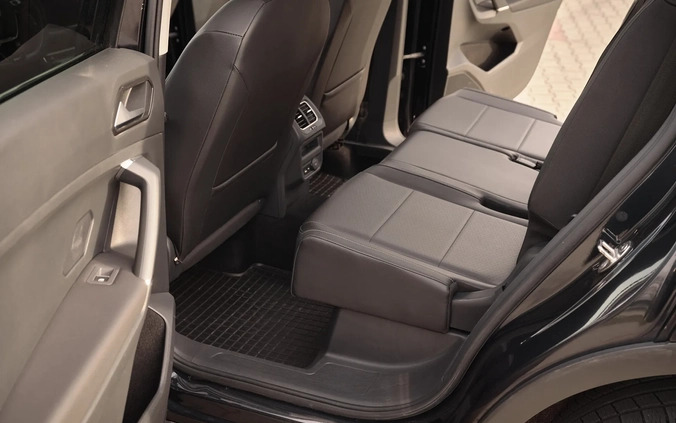 Volkswagen Tiguan Allspace cena 99999 przebieg: 80000, rok produkcji 2018 z Płock małe 742